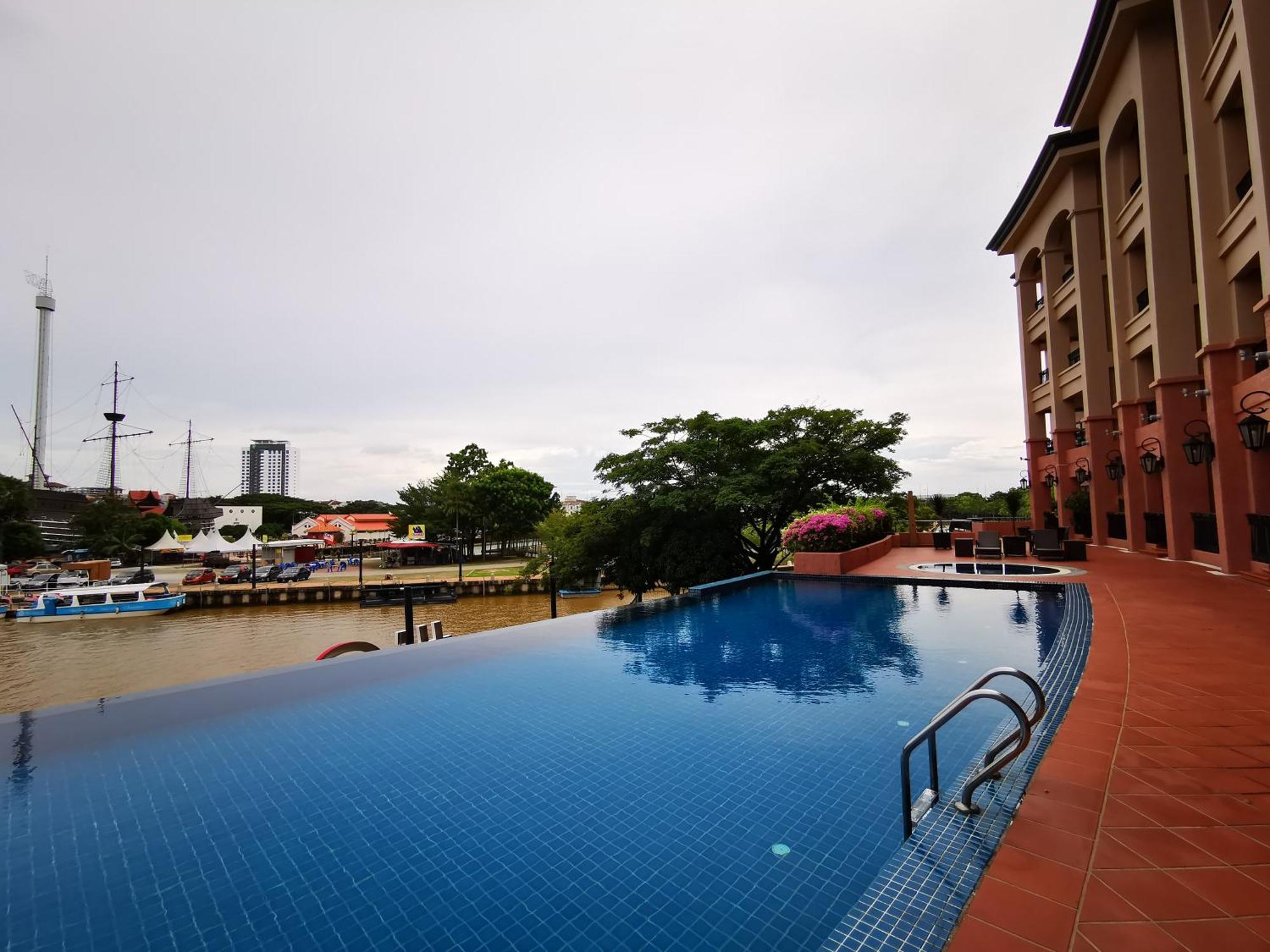 Casa Del Rio Residences Apartemen